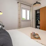 Three-bedroom In דירה מאקרסקה
