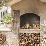Three-bedroom In Διαμέρισμα *