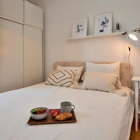 Three-bedroom In 마카르스카