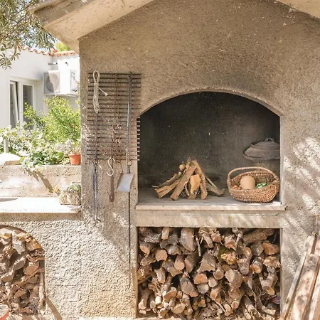 Three-bedroom In 아파트 *