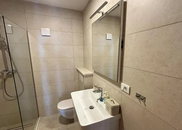 Three-bedroom In Διαμέρισμα Μακάρσκα