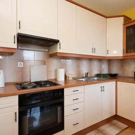 Three-bedroom In Lägenhet *
